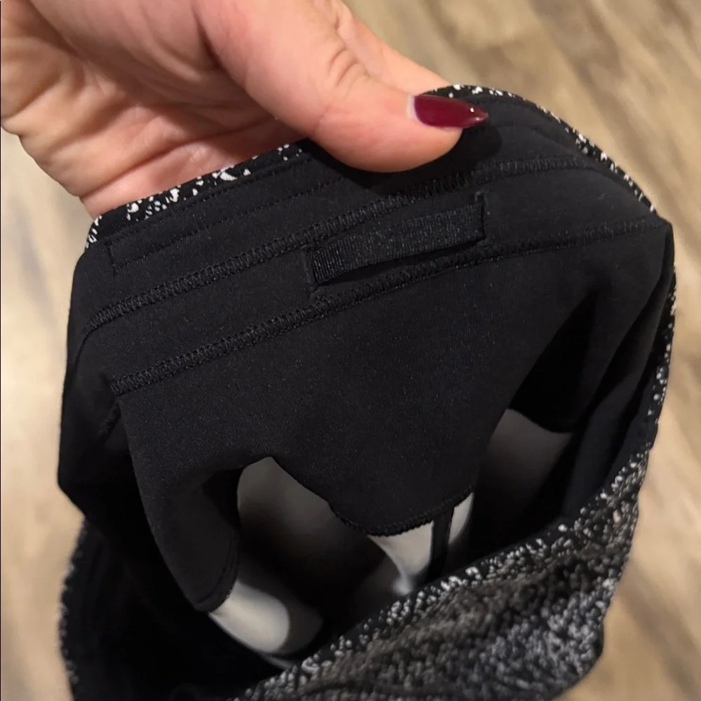 Lightly worn Lululemon Black and Gray Leggings size 8